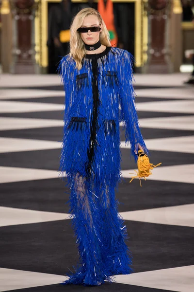 Look 48
